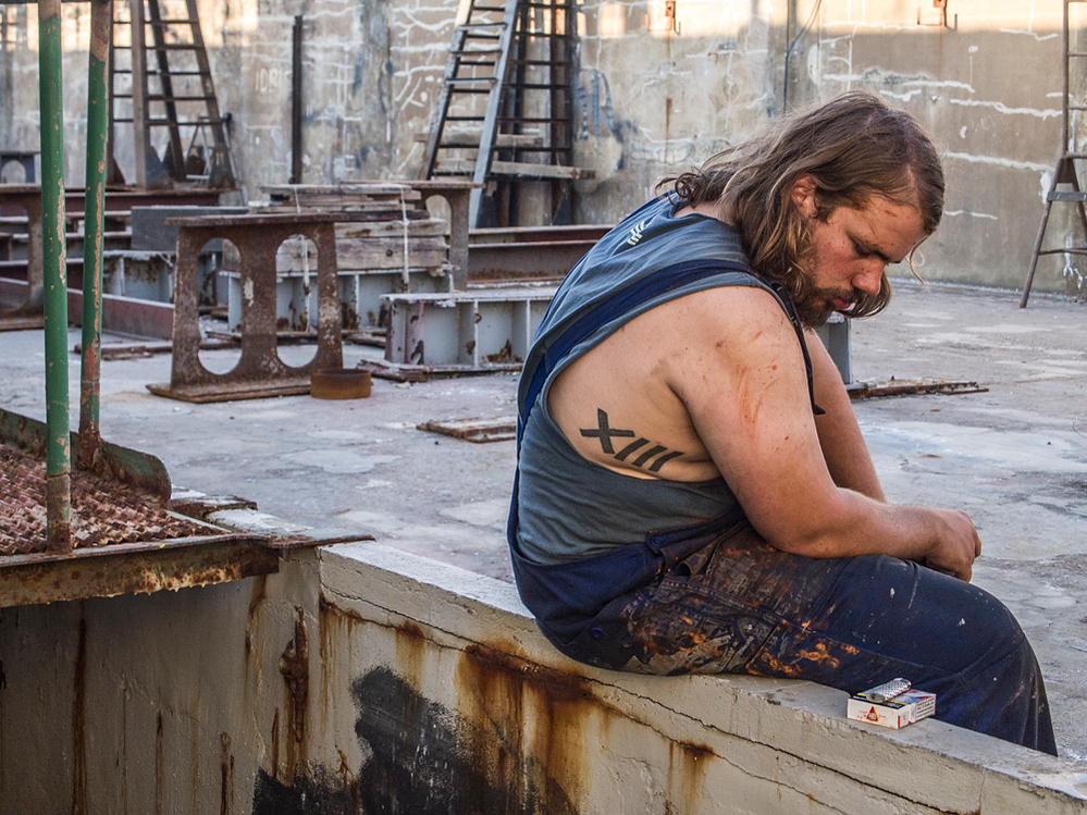 4. Agosto 2016, Un membro della crew della Sea-Watch 2 si riposa dopo un soccorso, credit: Sea-Watch